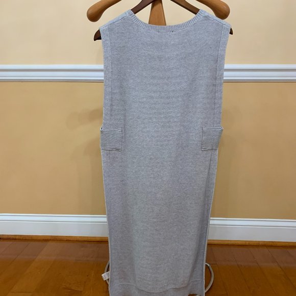 Women's Sleeveless Sweater - Picture 1 of 2